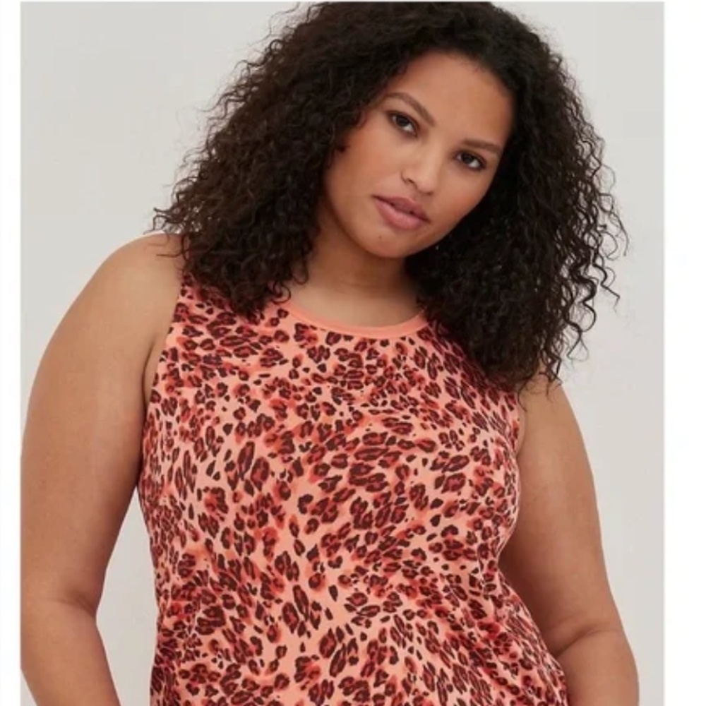 Torrid Perfect Super Soft Crew Neck Tank in Coral Leopard Size 0X